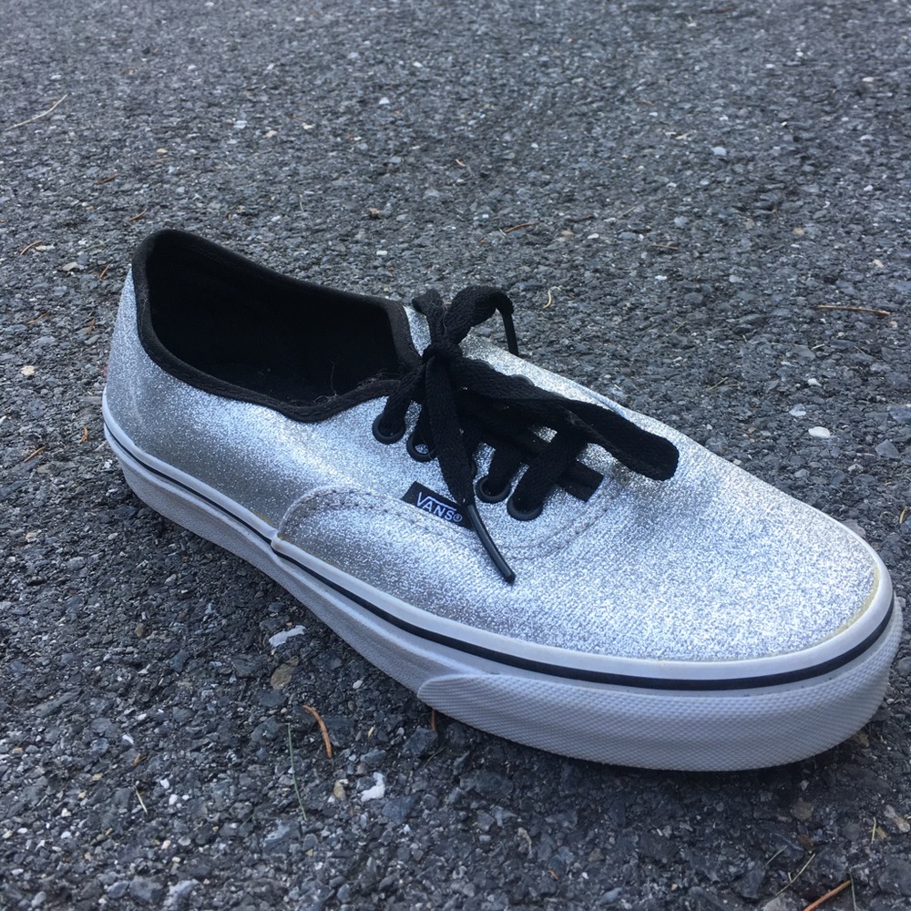 Vans - Picture 2 of 7